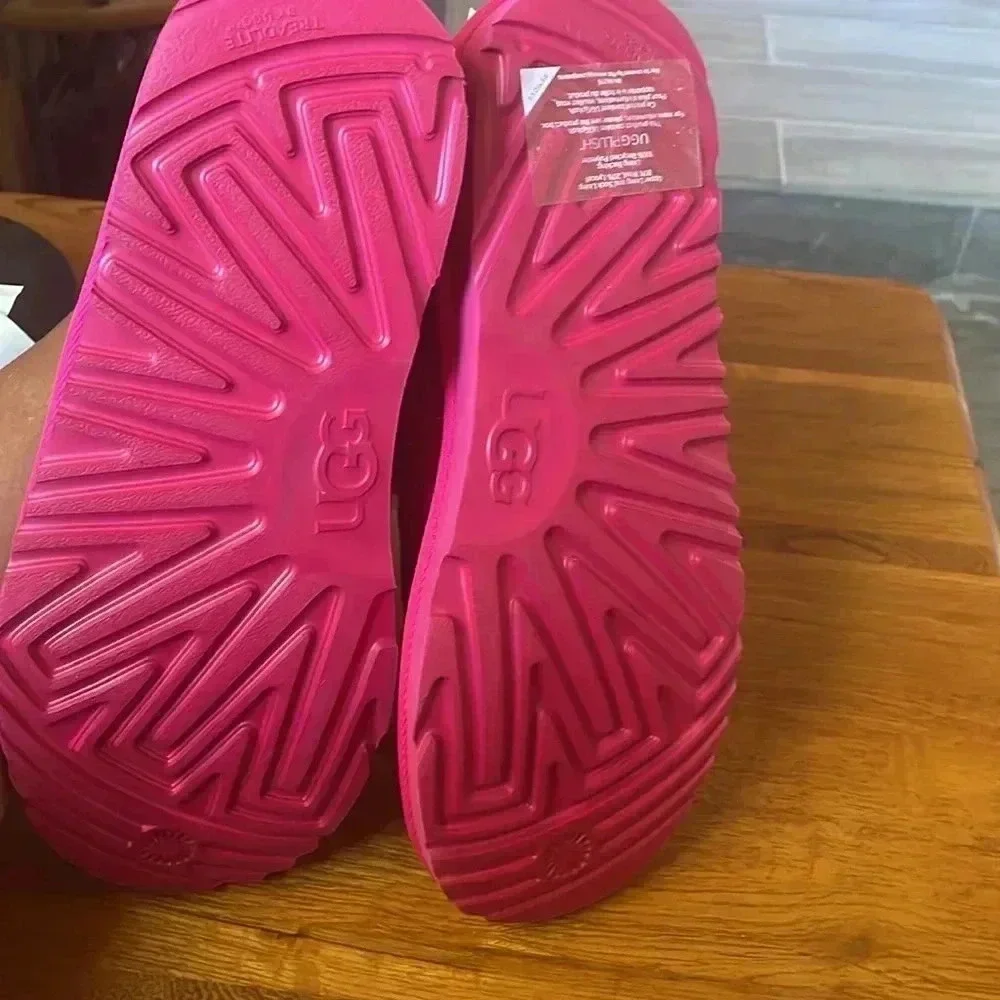 UGG neumel scatter